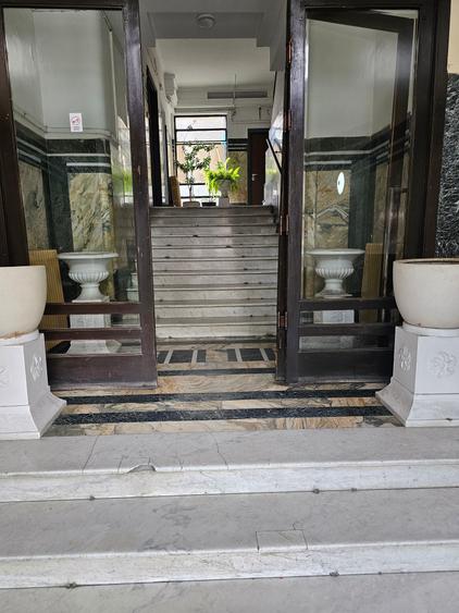 Apartament cu 4 camere decomandat în Armeneasca
