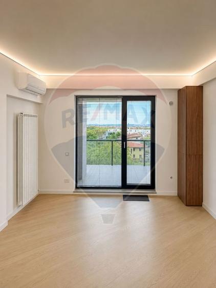 Apartament cu 3 camere decomandat în Pipera