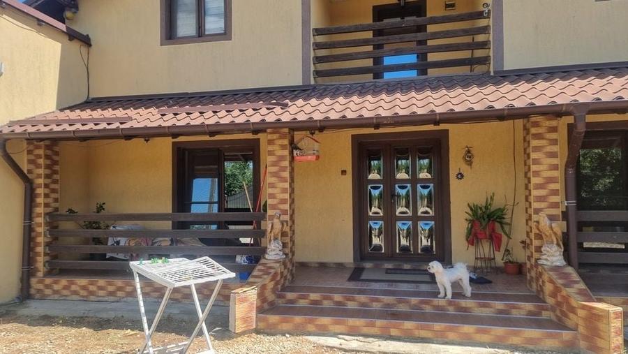 Casă cu 4 camere în Braniștea