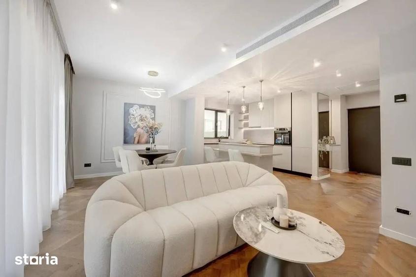 Casă cu 4 camere cu Teren 240 Mp în Tunari