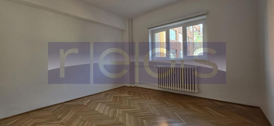 Apartament cu 3 camere decomandat în Dorobanți