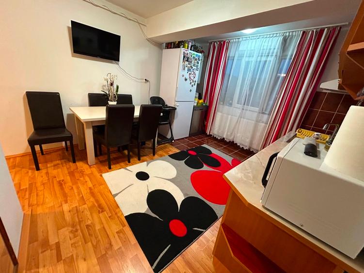 Apartament cu 2 camere decomandat în Sud