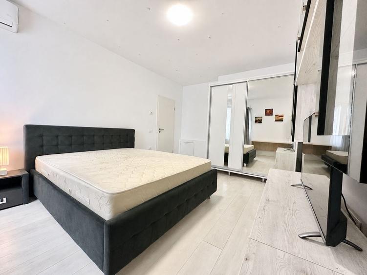 Apartament cu 2 camere decomandat, mobilat în Tractorul