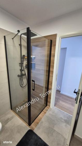 Apartament cu 3 camere semidecomandat în Vitan