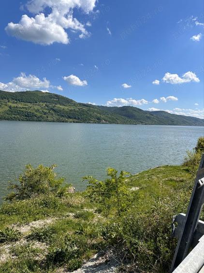 Teren de 1076 mp, în Dubova