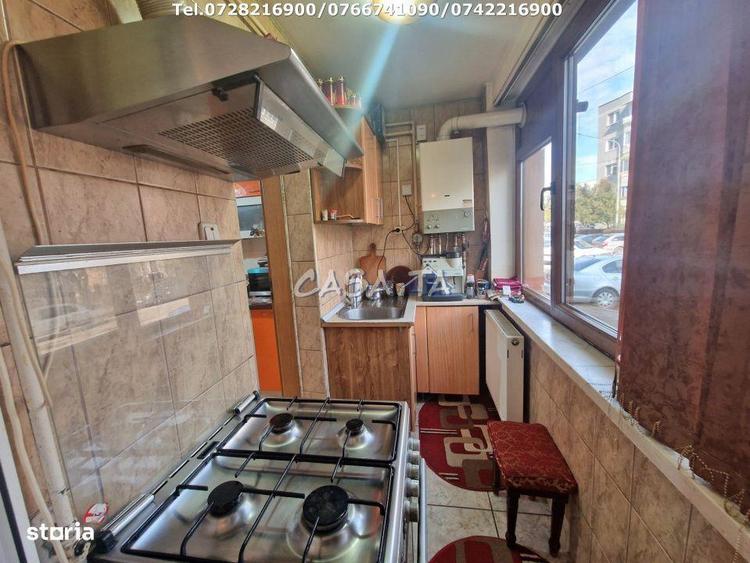 Apartament cu 4 camere decomandat în Central