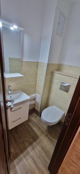 Apartament cu 3 camere decomandat în Teilor