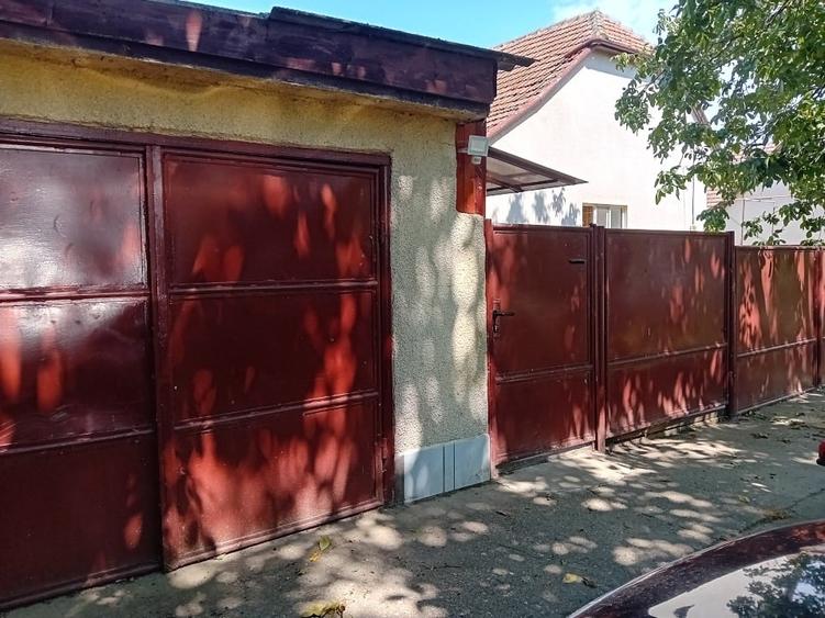 Casă individuală cu 3 camere cu Canalizare în Săcălaz
