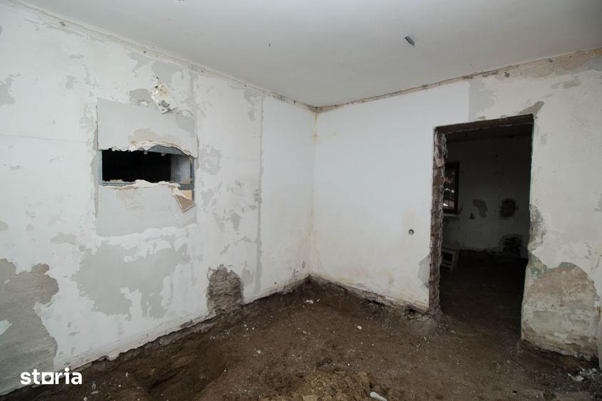 Casă cu 6 camere cu Teren 200 Mp în Central