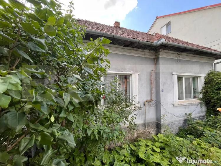 Casă cu 3 camere cu Teren 604 Mp în Central