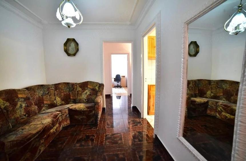 Apartament cu 3 camere decomandat în Vasile Aaron