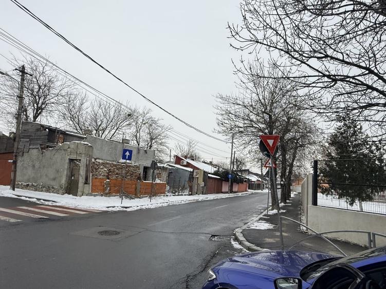 Casă cu 3 camere cu Teren 160 Mp în Central