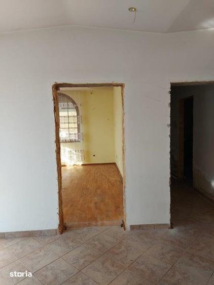 Casă cu 5 camere cu Teren 1380 Mp în Costești
