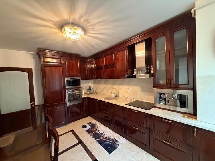 Apartament cu 3 camere decomandat în Copou