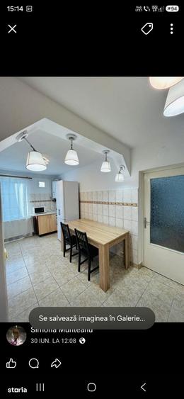 Apartament cu 3 camere decomandat în Tractorul
