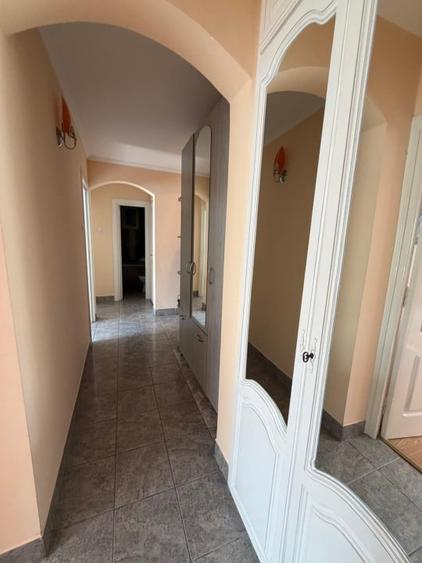 Apartament 4 camere. etj 2,  Radauti - 13