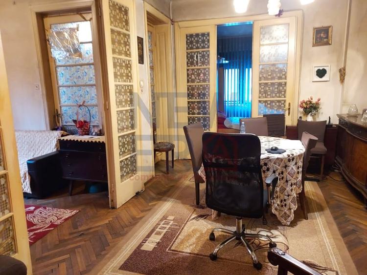 Apartament cu 4 camere semidecomandat, mobilat în Unirii