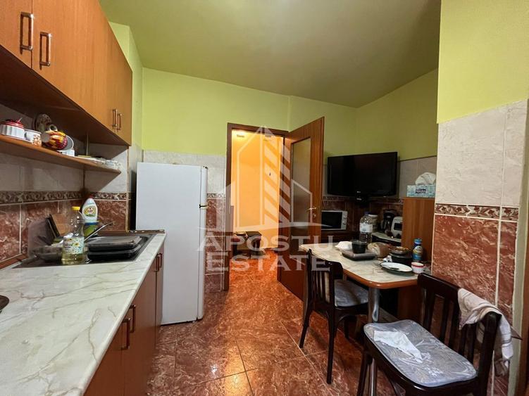 Apartament cu 2 camere semidecomandat în Dâmbovița