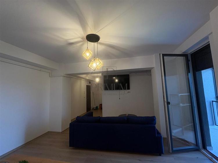 Apartament cu 2 camere semidecomandat, mobilat în Aradului
