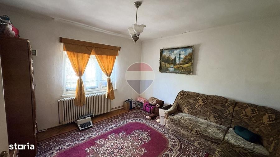 Casă cu 4 camere în Central