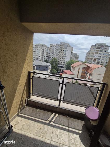 Apartament cu 3 camere în Centrul Civic