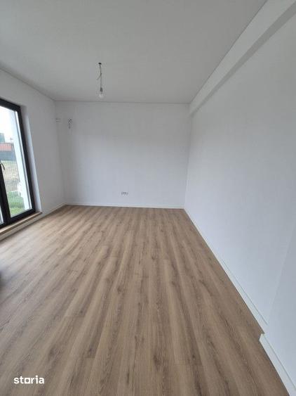 Casă cu 4 camere cu Teren 204 Mp în Palazu Mare