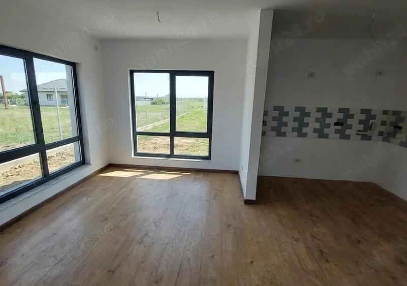 Casă cu 4 camere cu Teren 500 Mp în Central