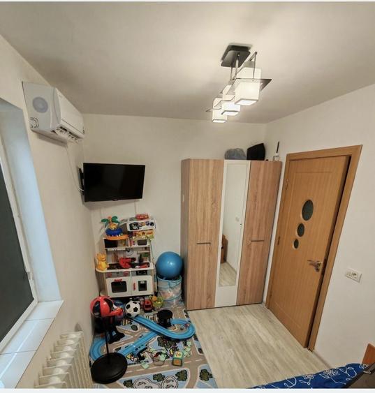 Apartament cu 2 camere semidecomandat în Valea Rosie