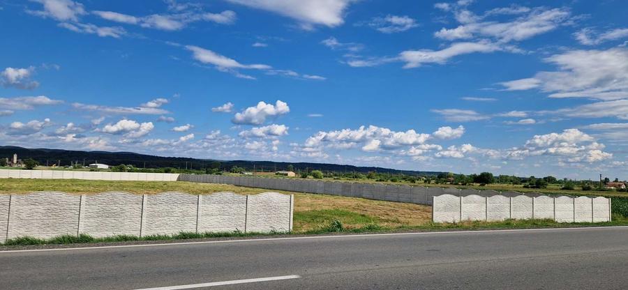 Teren de 2500 mp, în Mihăești