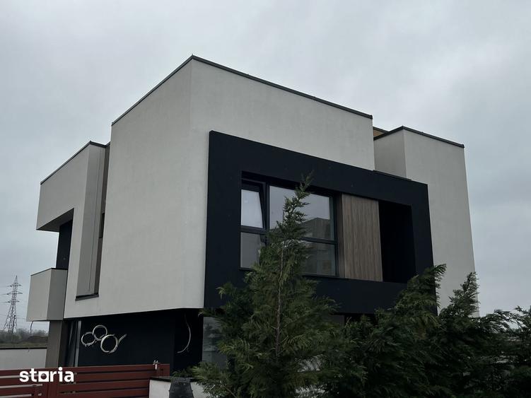 Casă cu 5 camere cu Teren 350 Mp în Central
