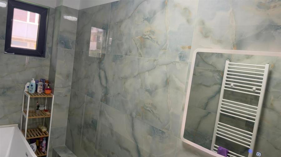 Apartament cu 5 camere decomandat, mobilat în Gheorghe Doja