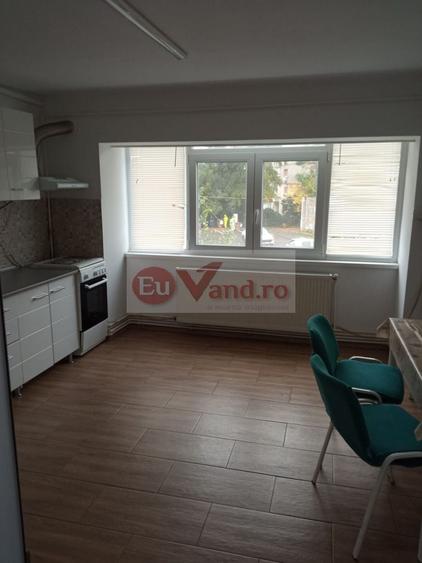 Apartament cu 3 camere decomandat, mobilat în I. C. Frimu