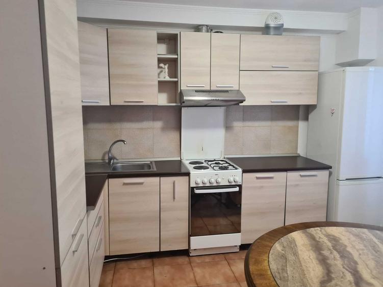 Garsonieră decomandată în Păcii