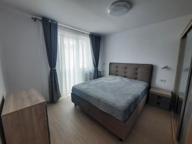 Apartament cu 3 camere decomandat în Mărăței