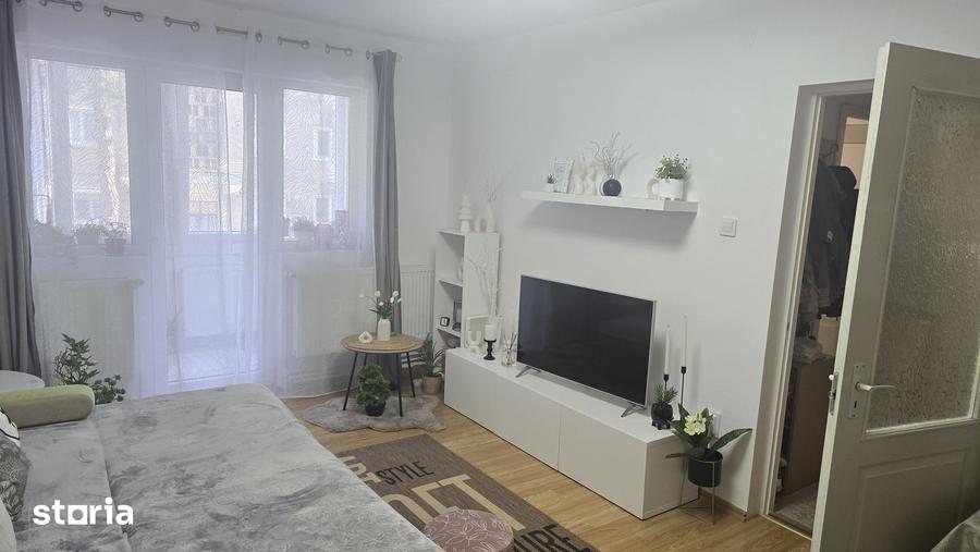 Apartament cu 2 camere decomandat în Piața Centrală