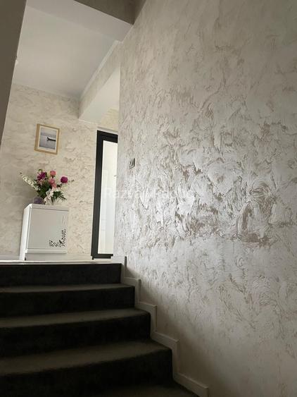 Casa cu teren 3000 mp de vanzare in comuna Bunesti jud Suceava