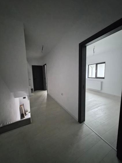 Duplex cu 5 camere cu Canalizare în Haliu