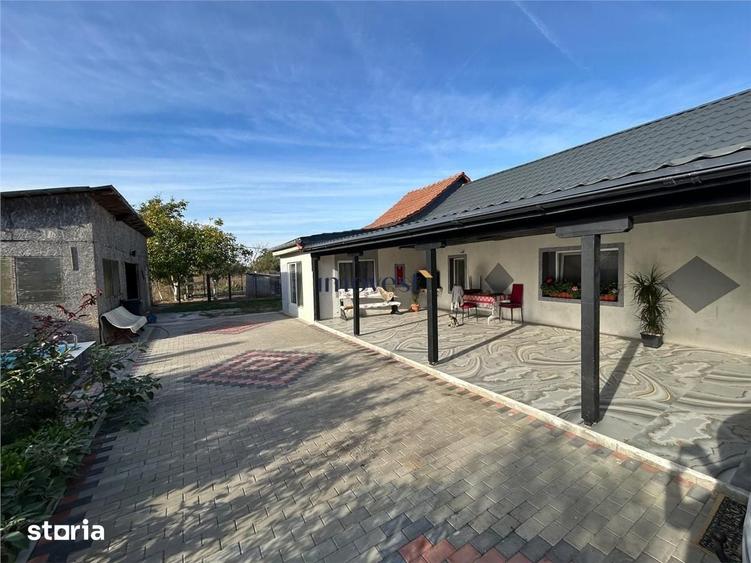 Casă cu 4 camere cu Teren 2700 Mp în Doba