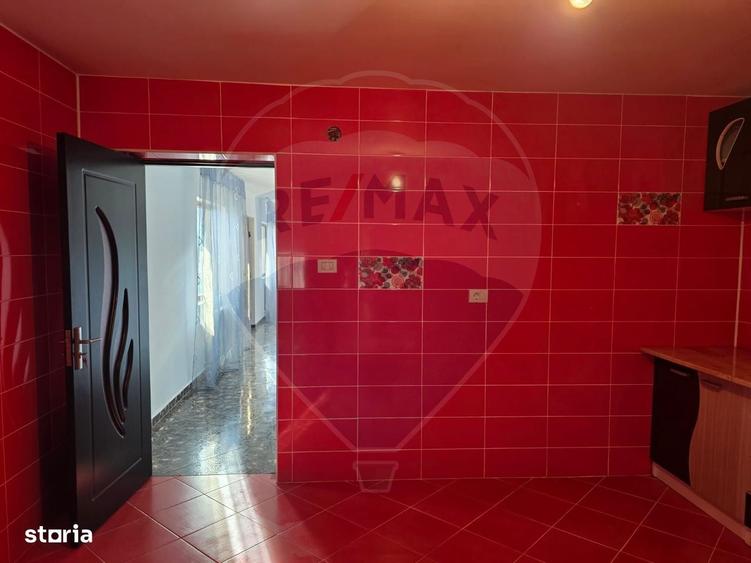 Casă cu 3 camere cu Teren 966 Mp în Gârleni