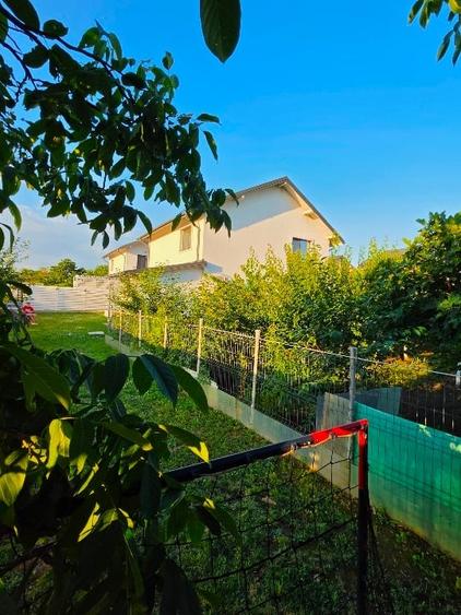 Casă individuală cu 4 camere cu Teren 633 Mp în Berceni