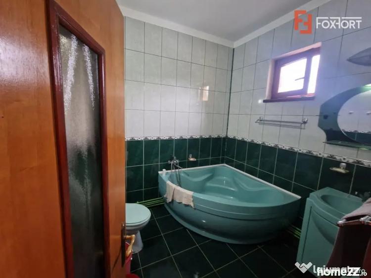 Casă cu 7 camere cu Teren 1500 Mp în Bazoș