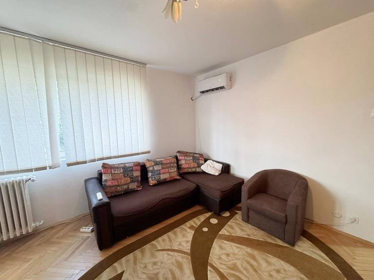 Apartament cu 2 camere circular, mobilat în Titan