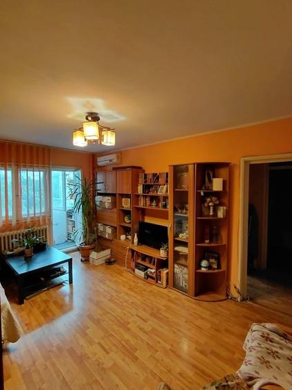 Apartament cu 2 camere semidecomandat în Obor