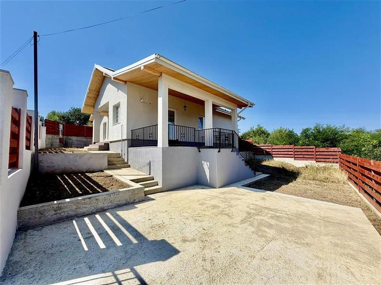 Casă individuală cu 4 camere cu Teren 450 Mp în Valea Adâncă