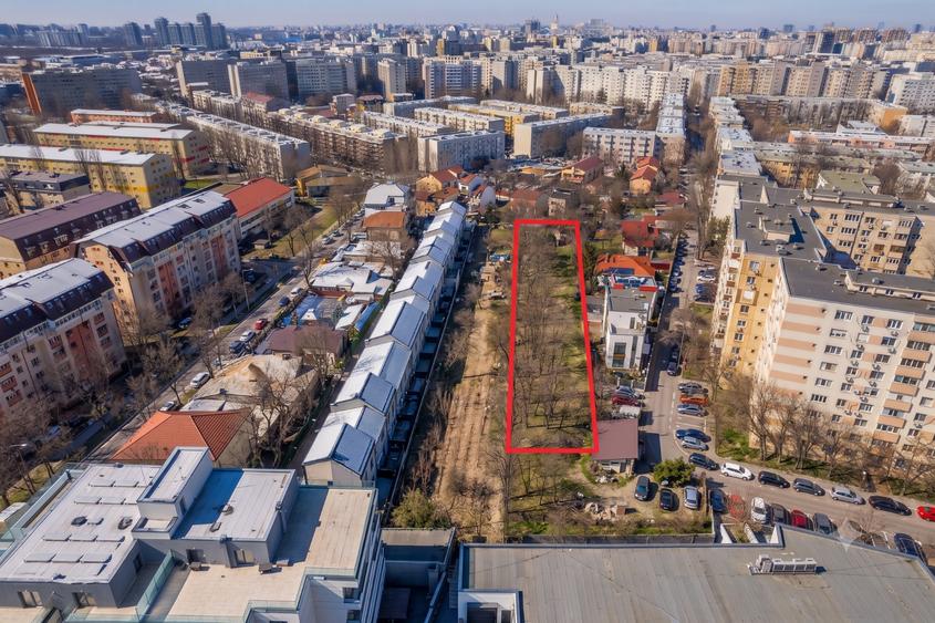 Teren Construcții intravilan de 1825 mp, în Dristor