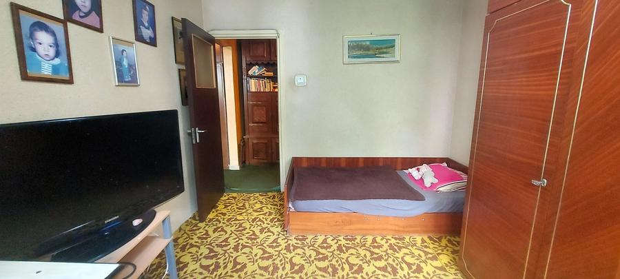 Apartament cu 4 camere decomandat în Drumul Taberei