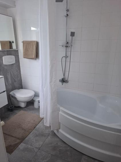 Apartament cu 4 camere decomandat, mobilat în Herăstrău