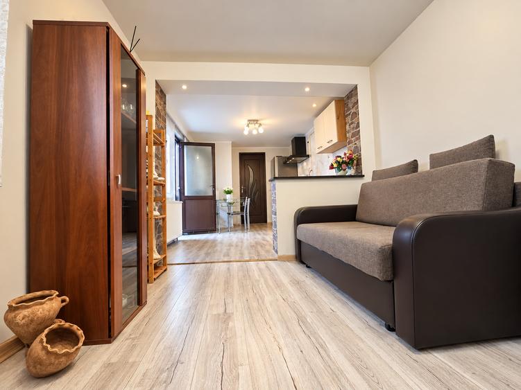 Casă cu 4 camere cu Teren 211 Mp în Brăilița