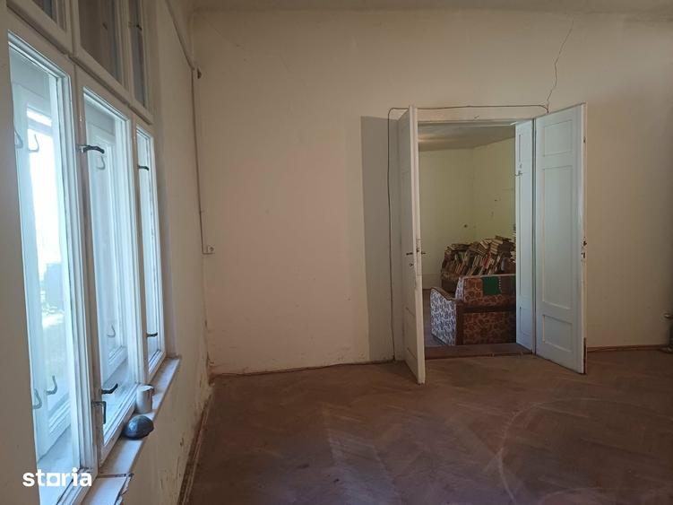 Casă cu 2 camere cu Teren 20 Mp în Central