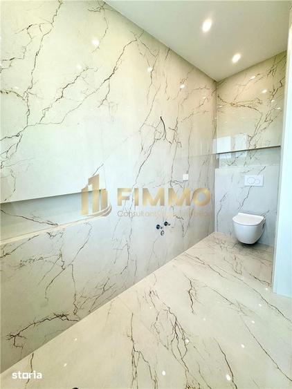 Casă cu 8 camere cu Teren 890 Mp în Central